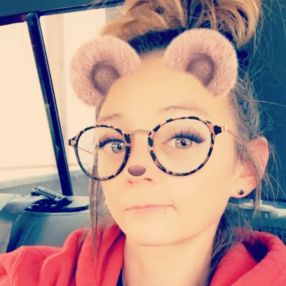 Meet your Posher, Traci
